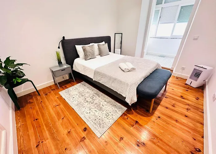 Lisbon 87 City Center Flat Ideal For Groups And Families